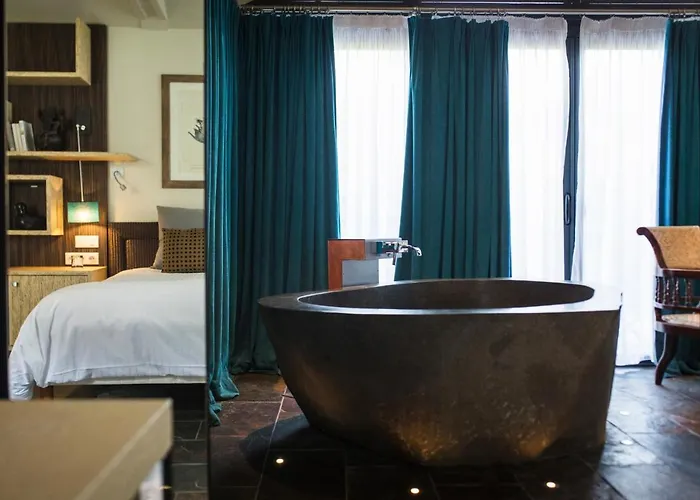 La Mare Aux Oiseaux, The Originals Collection